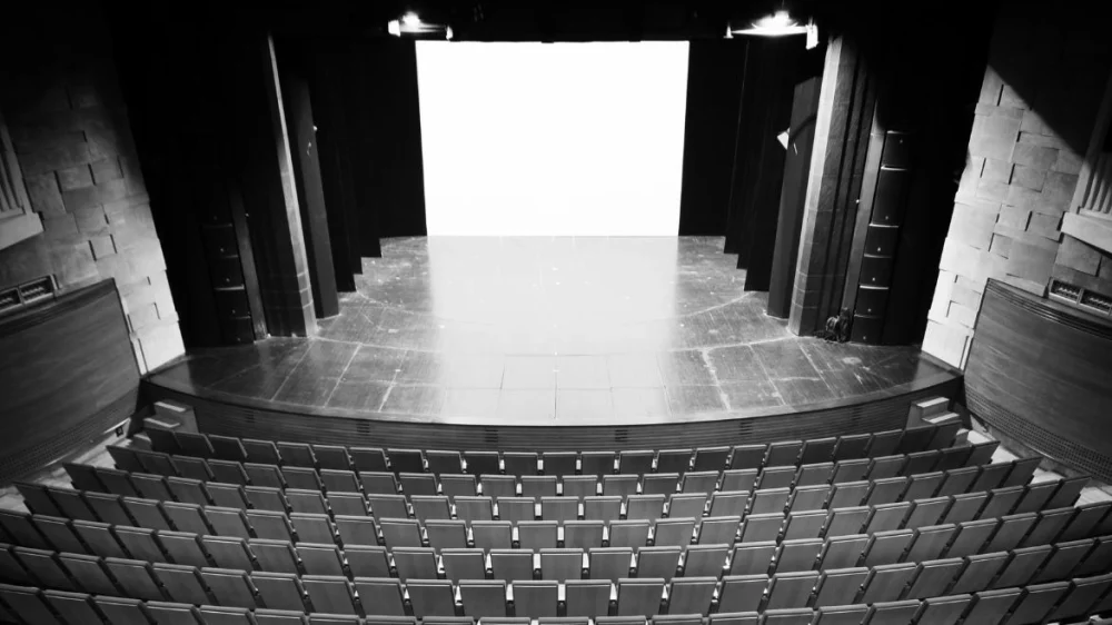 publicidad-nave-8-shows.jpg
